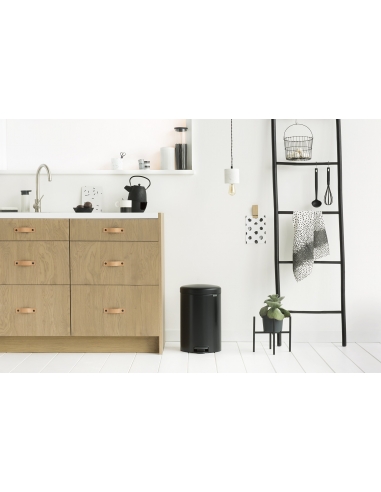 NEWICON POUBELLE A PEDALE 20L MATT BLACK